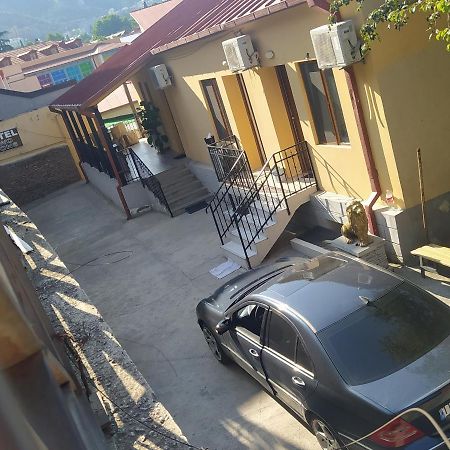Two Lions Hotel Tbilisi Bagian luar foto