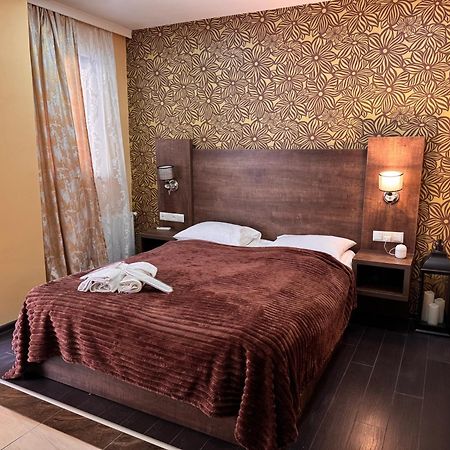 Two Lions Hotel Tbilisi Bagian luar foto
