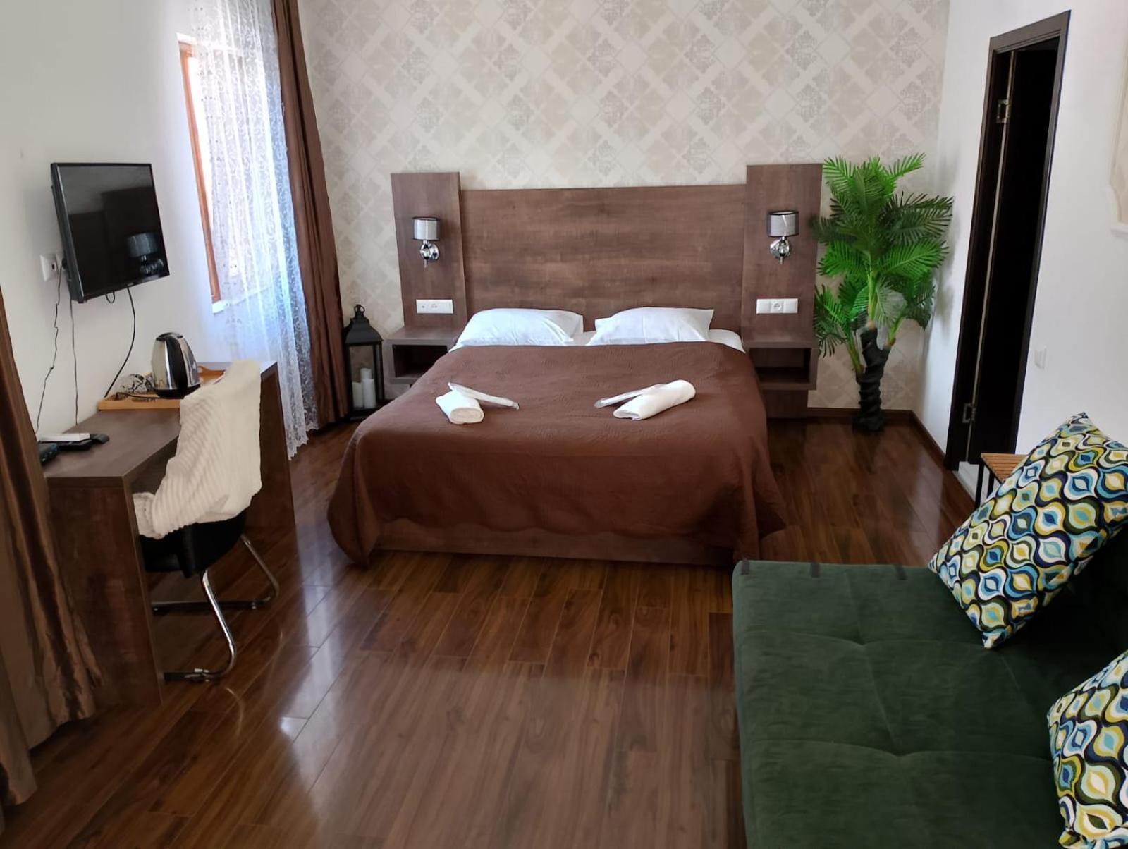 Two Lions Hotel Tbilisi Bagian luar foto