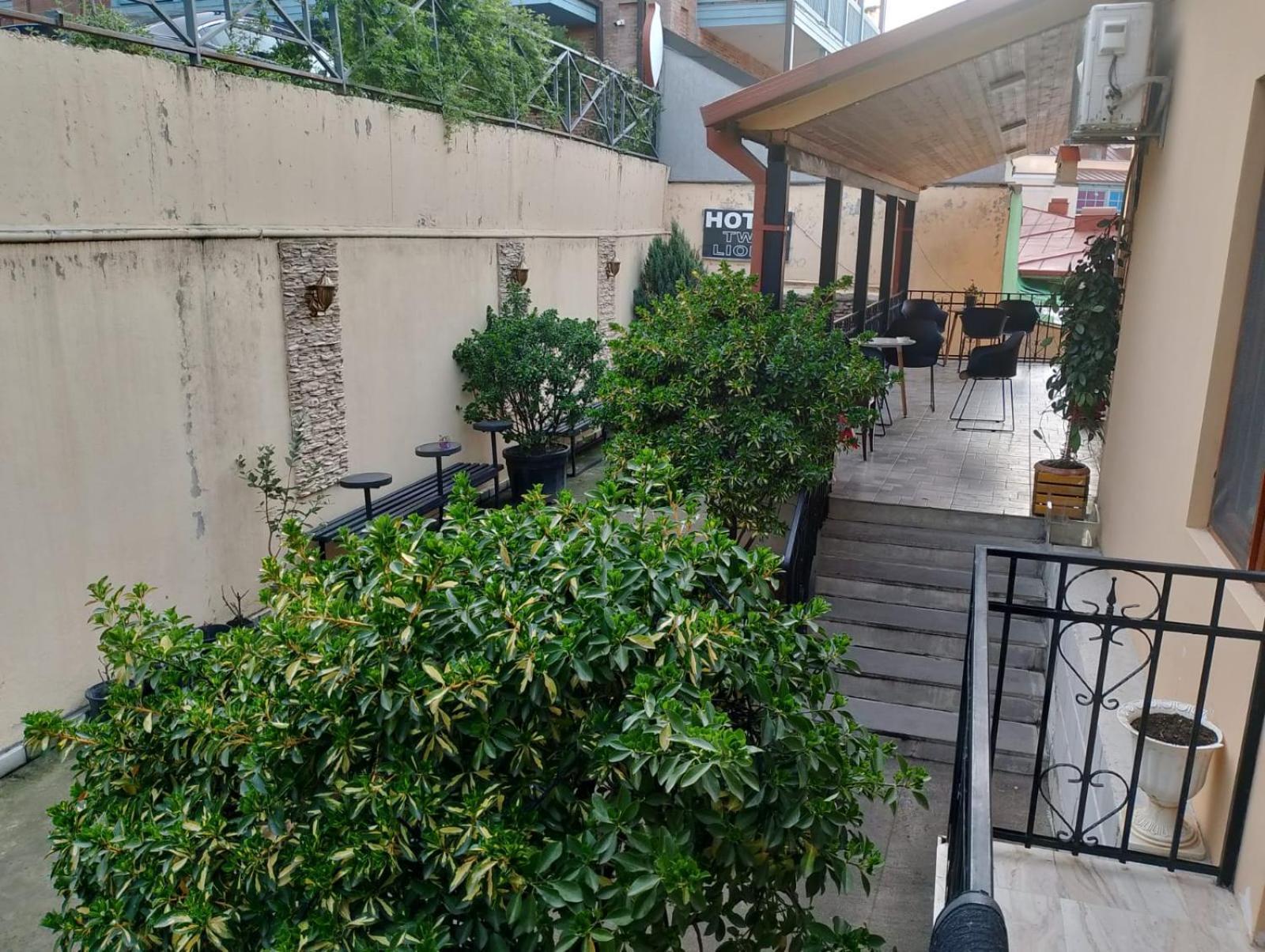 Two Lions Hotel Tbilisi Bagian luar foto
