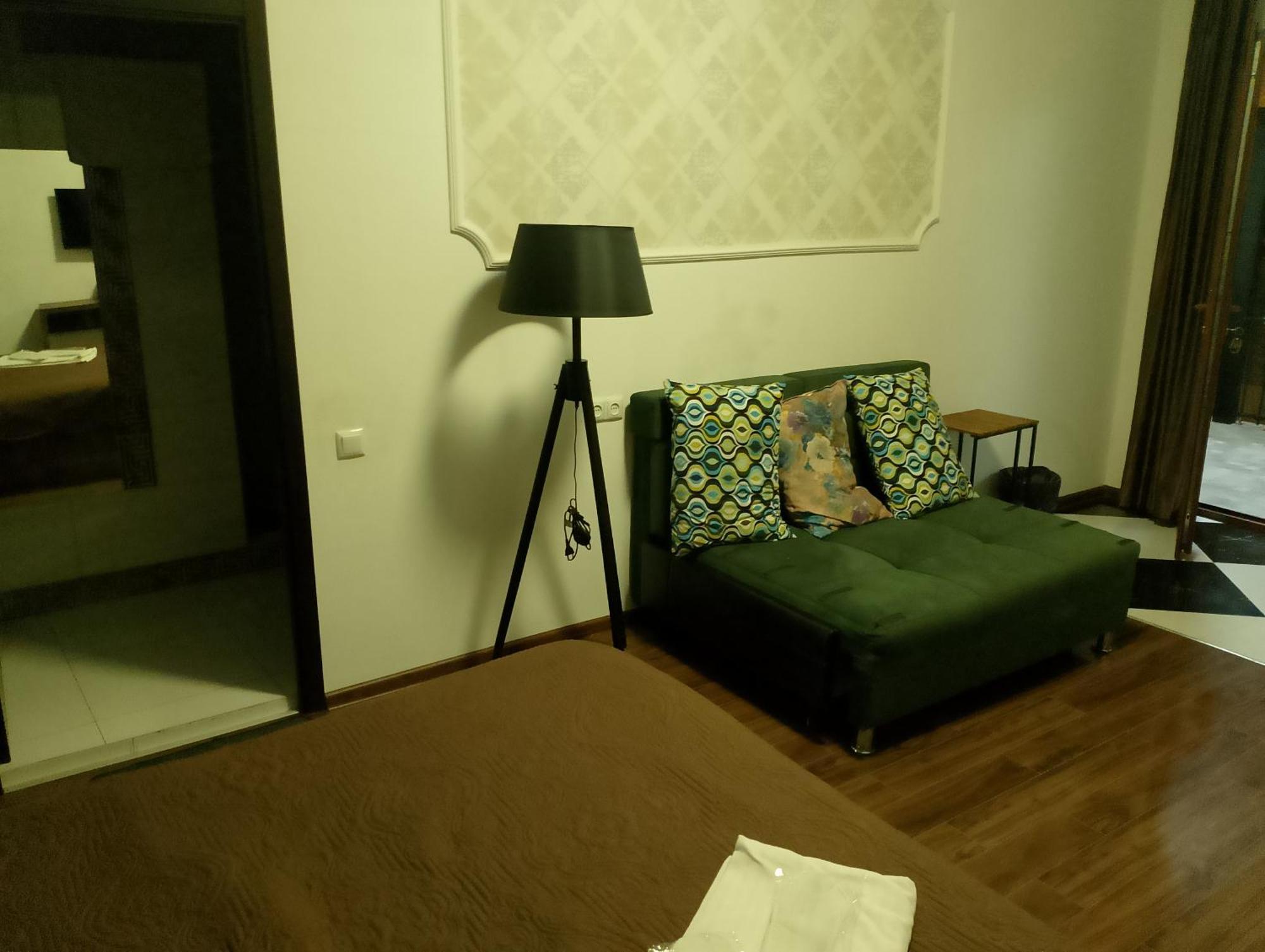 Two Lions Hotel Tbilisi Bagian luar foto