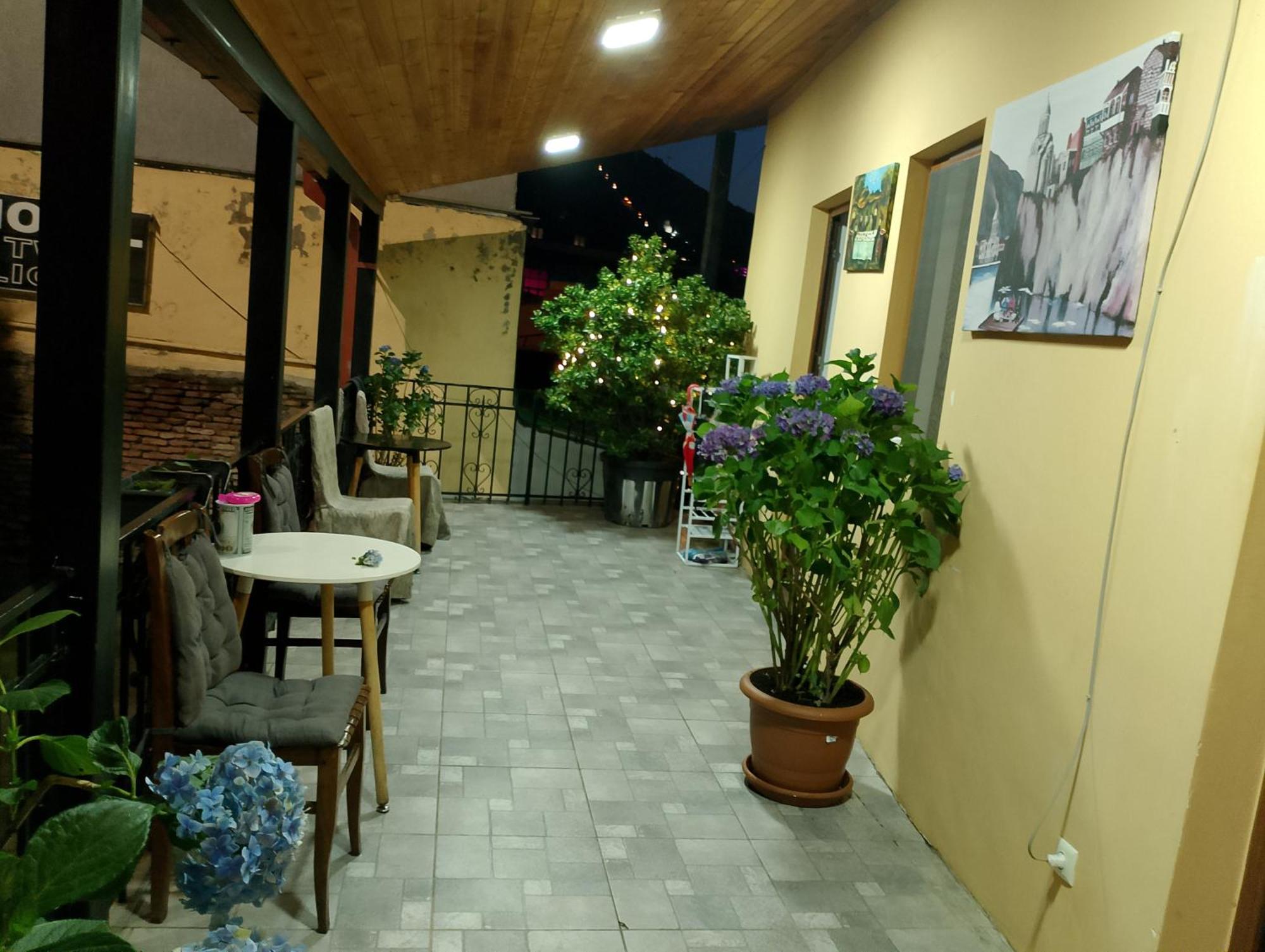 Two Lions Hotel Tbilisi Bagian luar foto