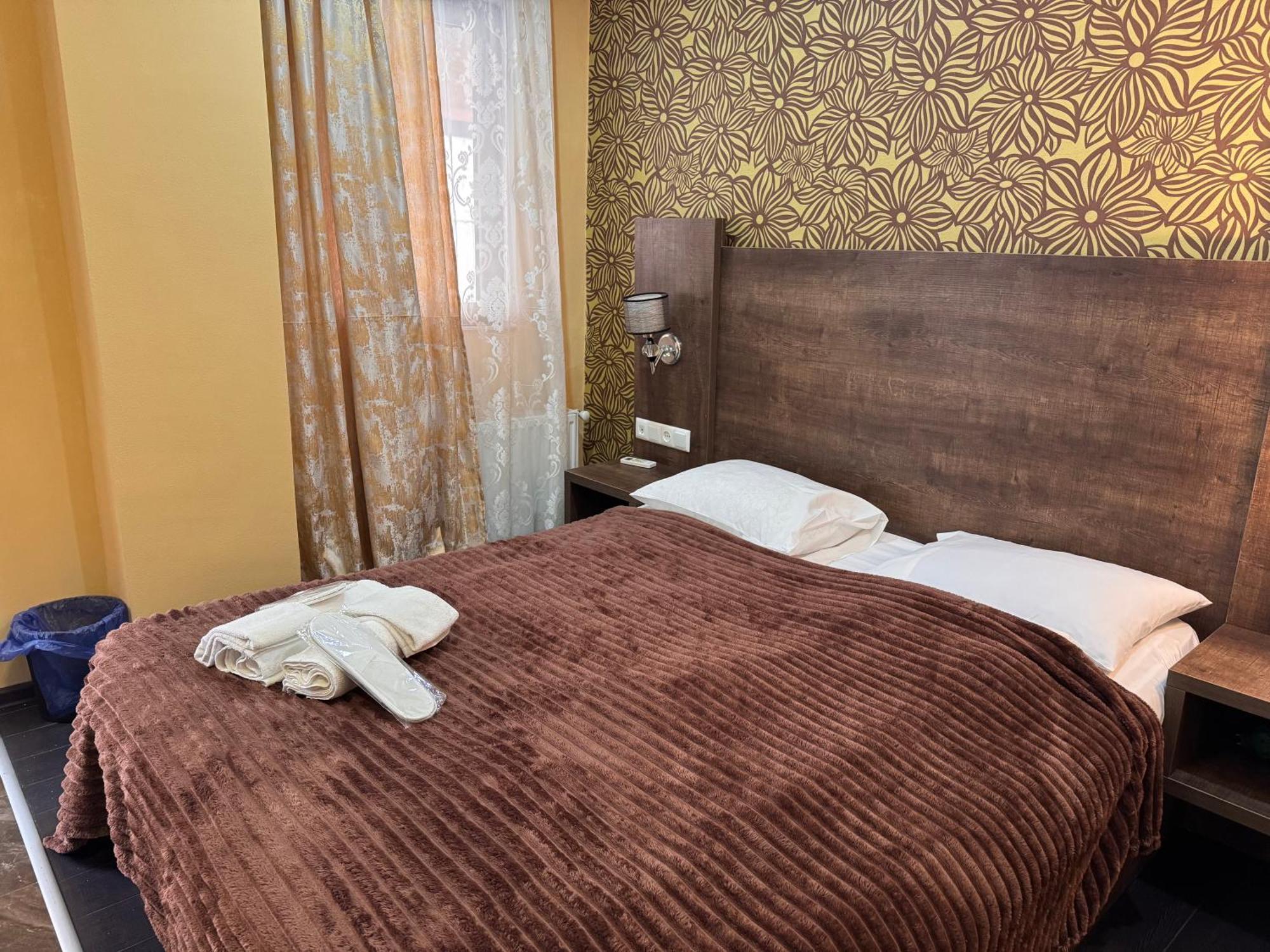 Two Lions Hotel Tbilisi Bagian luar foto