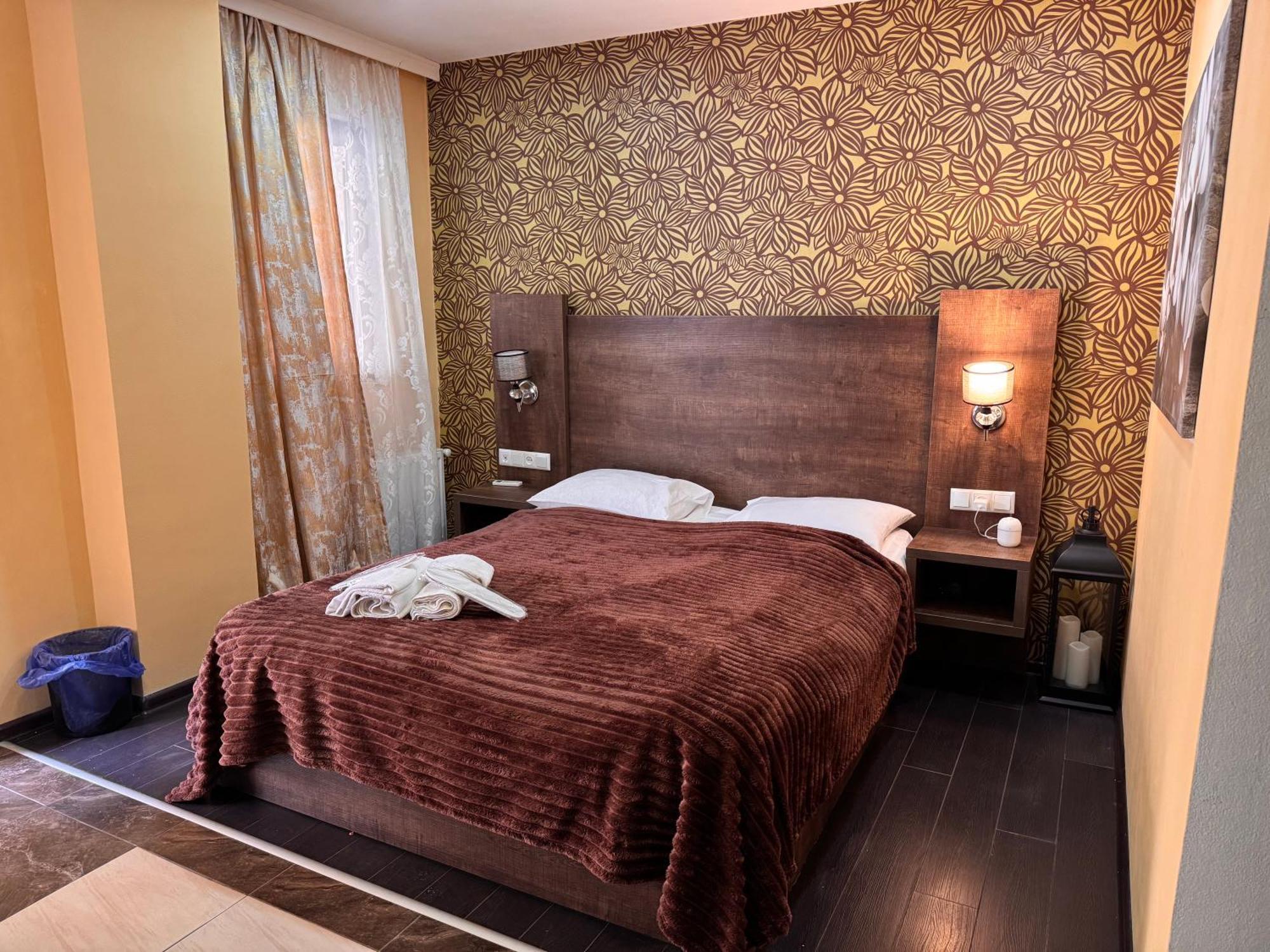 Two Lions Hotel Tbilisi Bagian luar foto