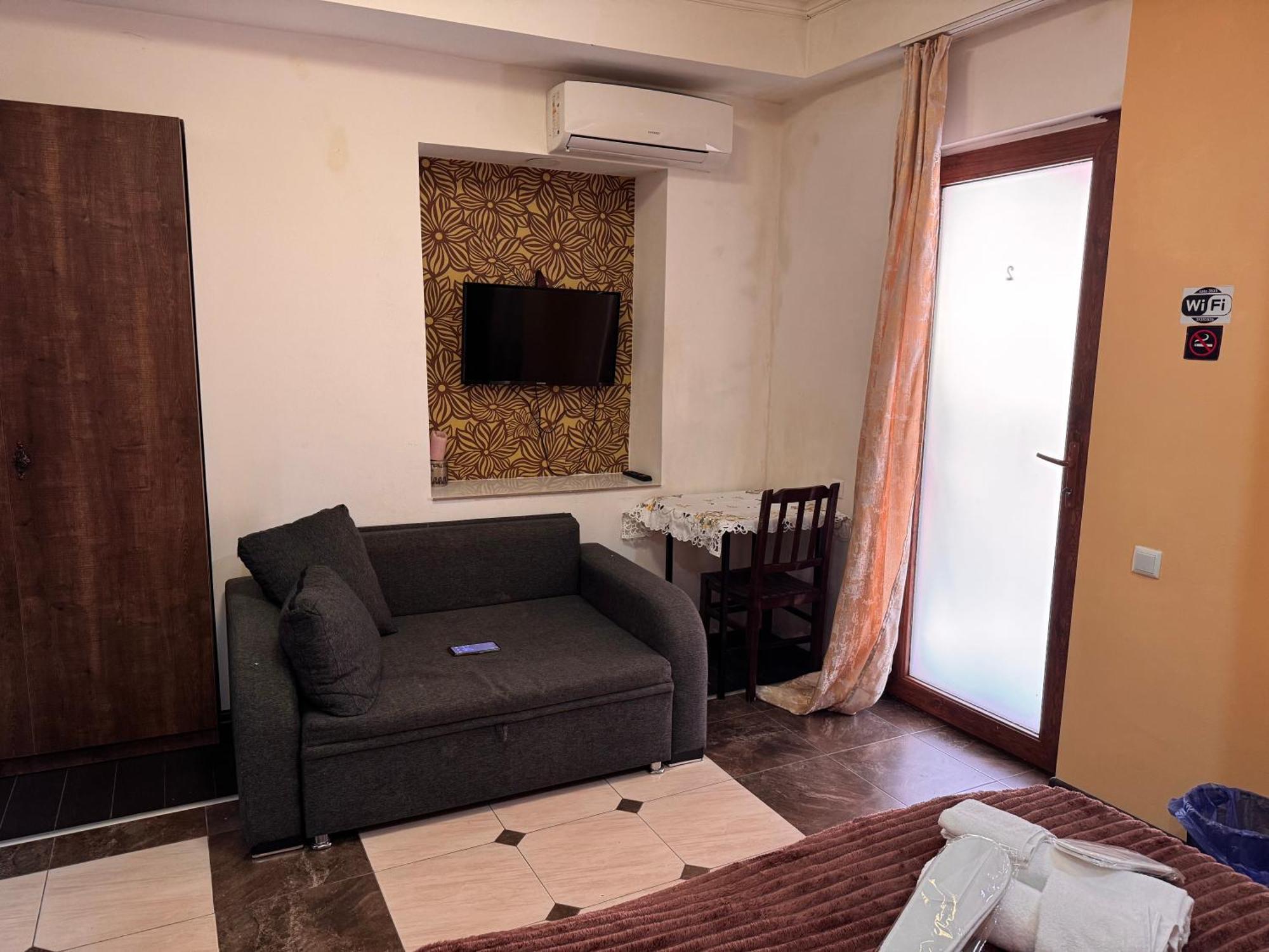 Two Lions Hotel Tbilisi Bagian luar foto